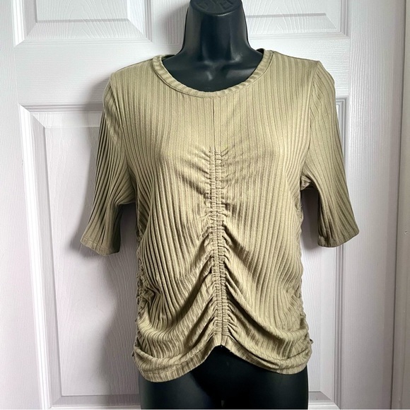 Dkny Tops - DKNY Jeans Top Green fitted Women Large 
Short sleeve festival cocktail shirt